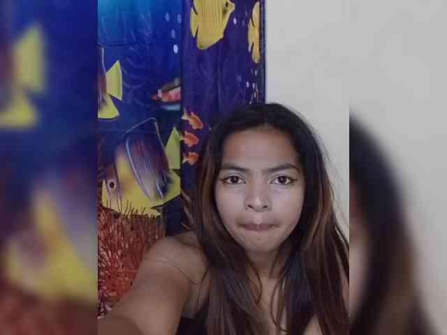 Lolah261 webcam