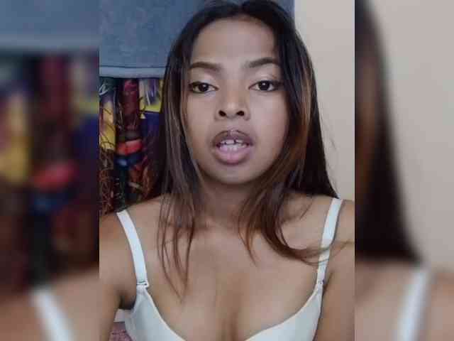 Lolah261 webcam