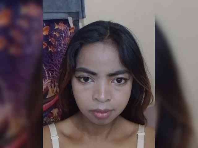 Lolah261 webcam