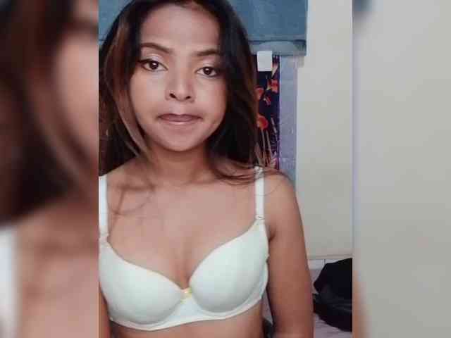 Lolah261 webcam