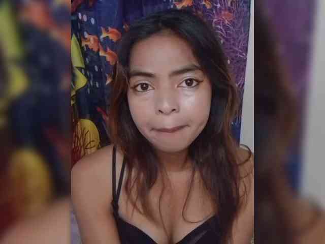 Lolah261 webcam