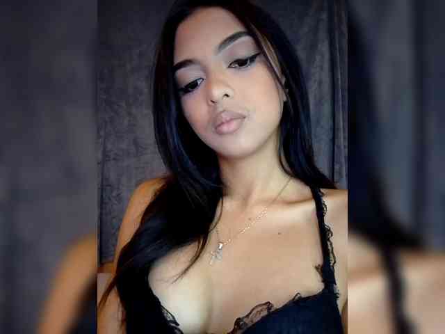 Lolah261 webcam