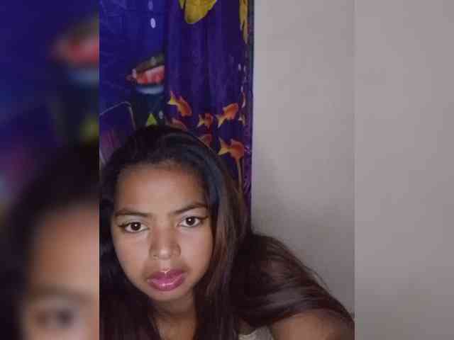 Lolah261 webcam