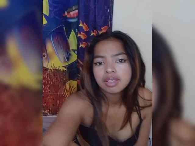 Lolah261 webcam