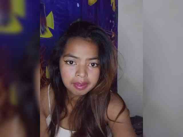 Lolah261 webcam