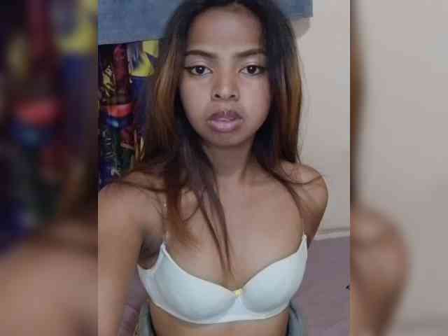 Lolah261 webcam