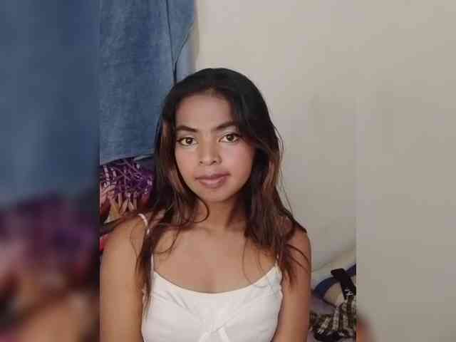 Lolah261 webcam
