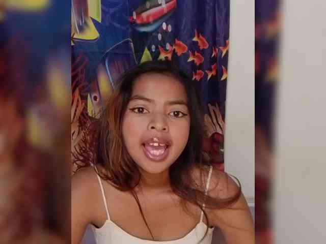 Lolah261 webcam