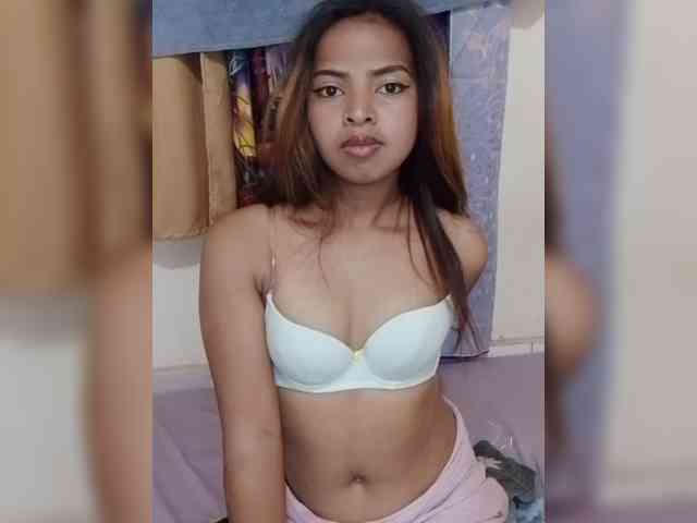 Lolah261 webcam