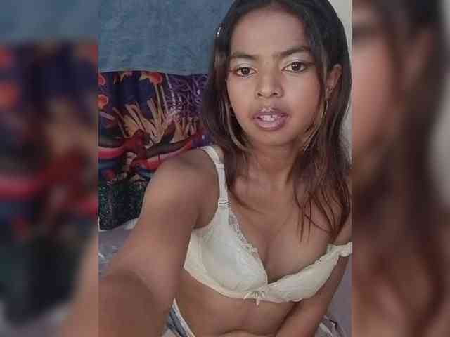 Lolah261 webcam