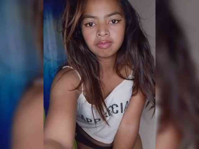 Lolah261 webcam