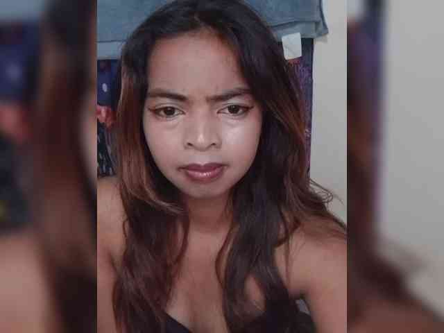 Lolah261 webcam