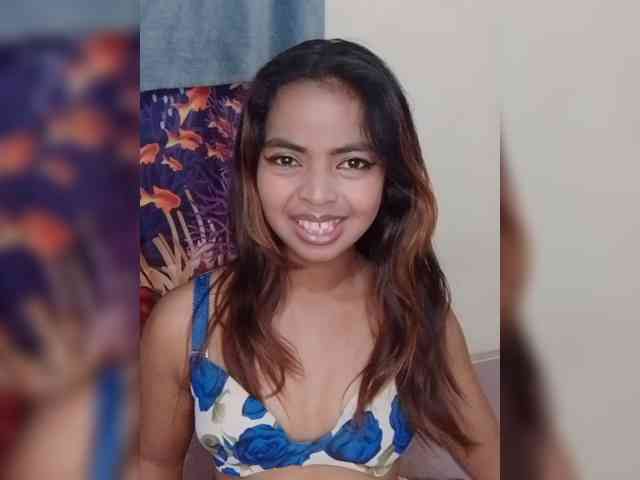 Lolah261 webcam