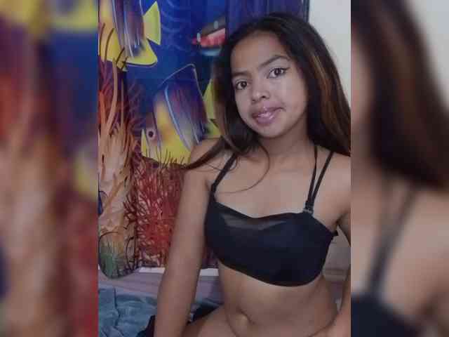 Lolah261 webcam