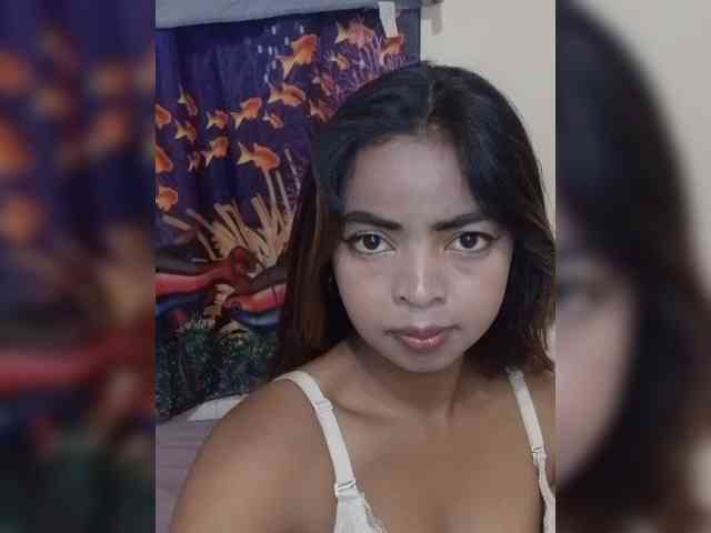 Lolah261 webcam