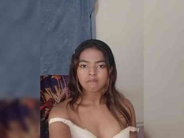 Lolah261 webcam