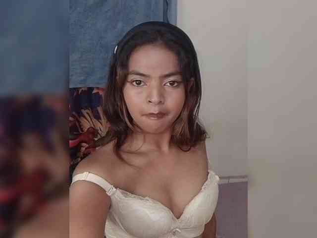 Lolah261 webcam
