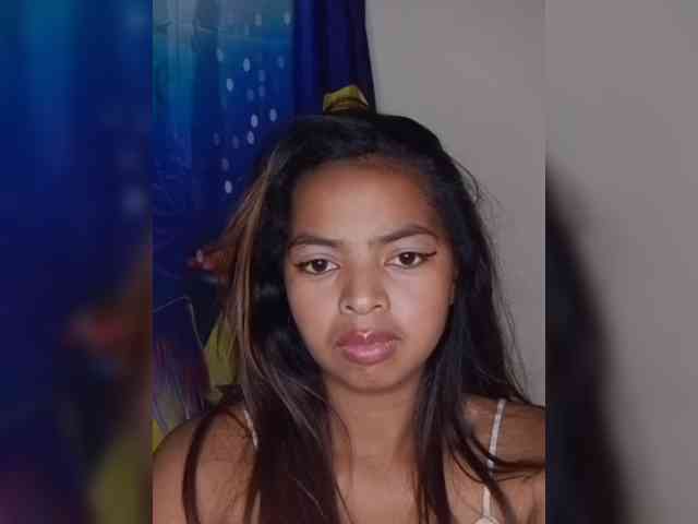 Lolah261 webcam
