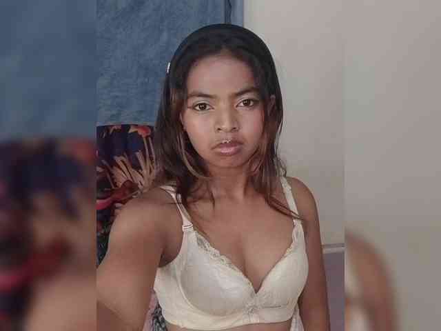 Lolah261 webcam