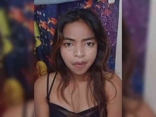 Lolah261 webcam