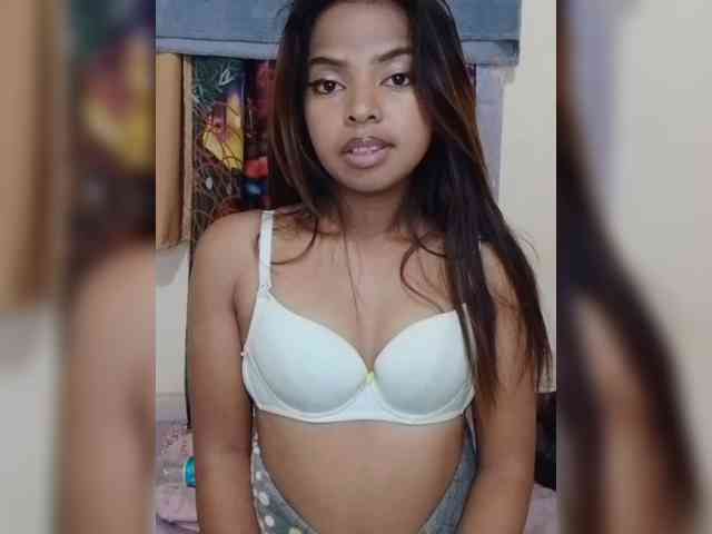 Lolah261 webcam