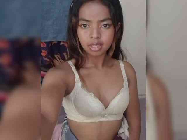 Lolah261 webcam