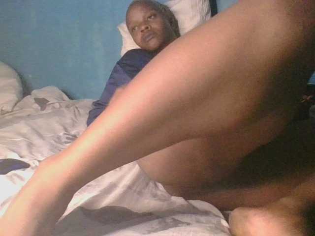 Melaninfetish02 live cam on BongaCams
