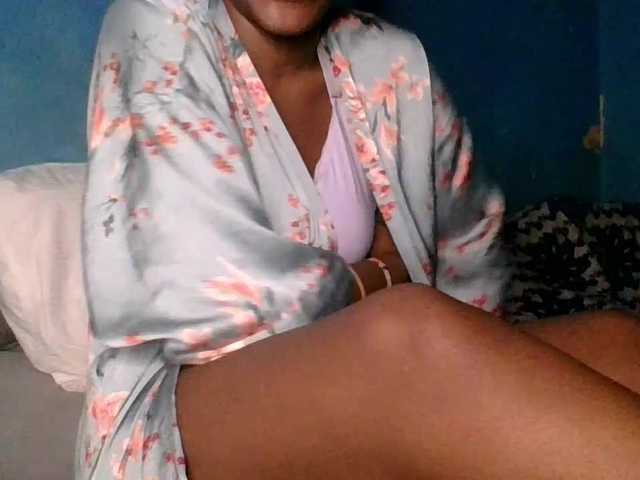 Melaninfetish02 live cam on BongaCams