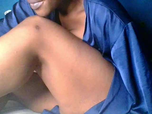 Melaninfetish02 live cam on BongaCams