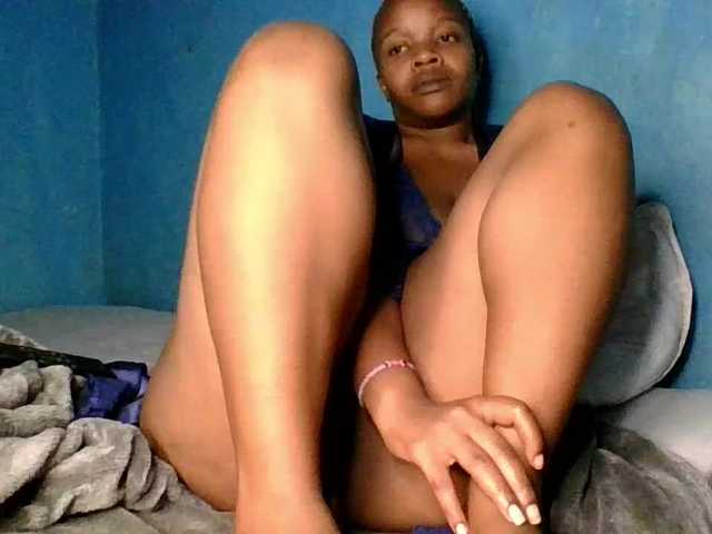 Melaninfetish02 live cam on BongaCams