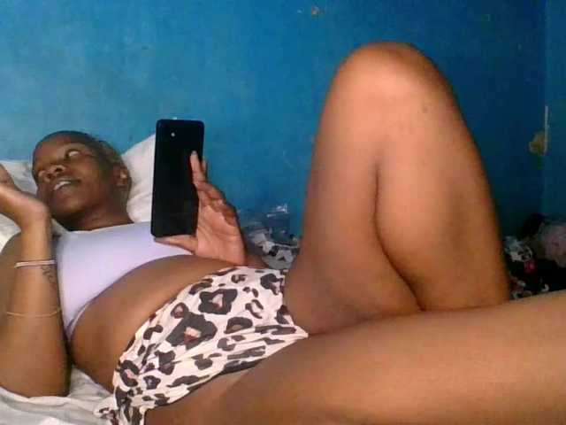 Melaninfetish02 live cam on BongaCams