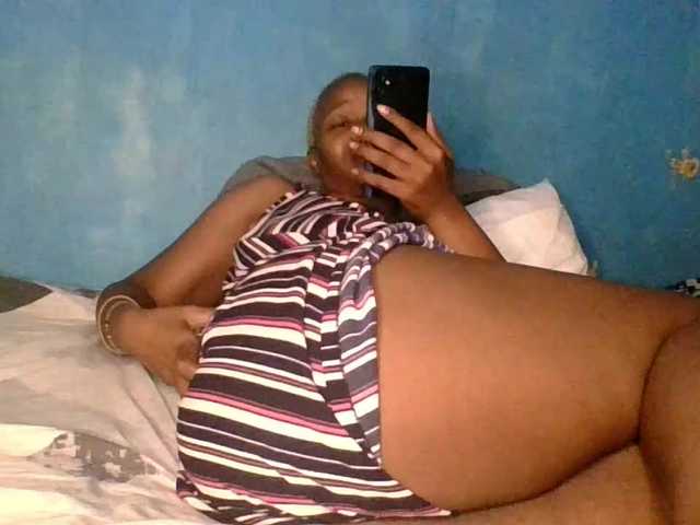 Melaninfetish02 live cam on BongaCams