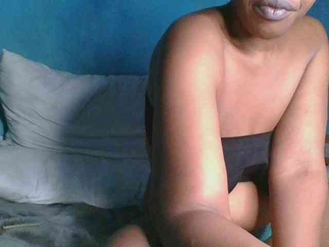 Melaninfetish02 webcam