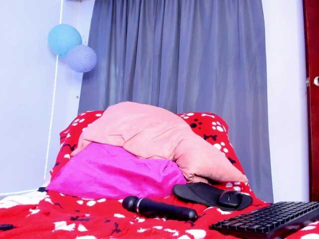 sweet-cinamon live cam on BongaCams
