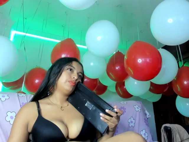 sweet-cinamon live cam on BongaCams