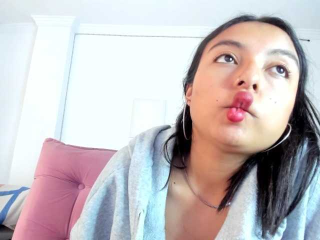 sweet-cinamon live cam on BongaCams