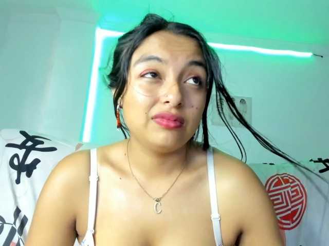 sweet-cinamon live cam on BongaCams