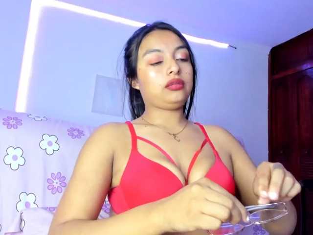 sweet-cinamon live cam on BongaCams