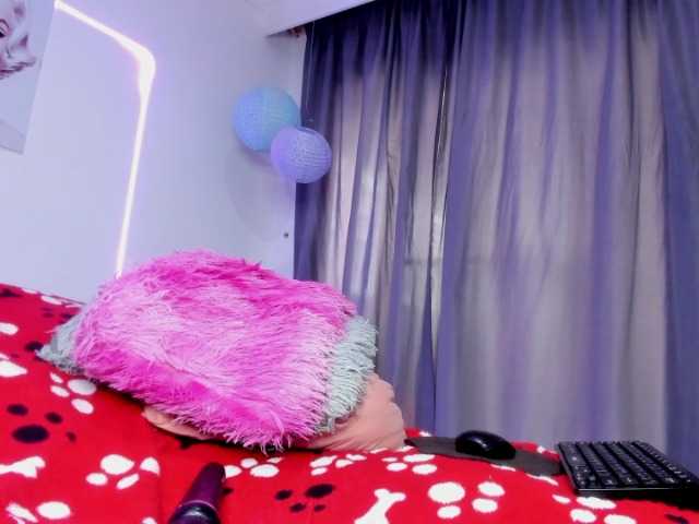 sweet-cinamon's BongaCams show and profile