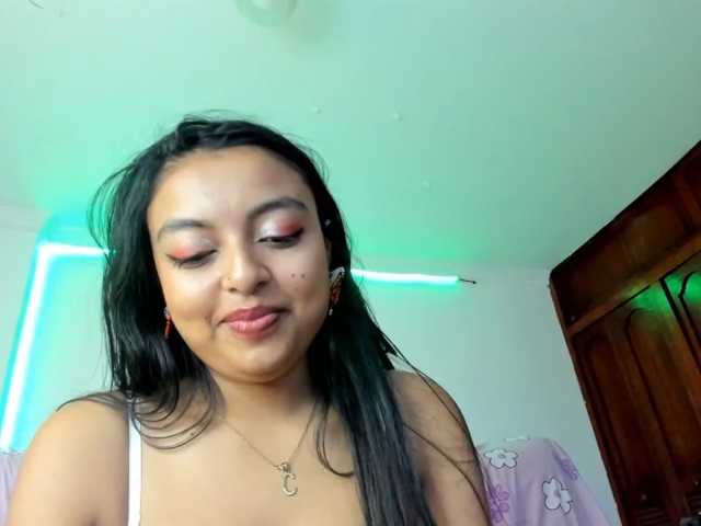 sweet-cinamon live cam on BongaCams
