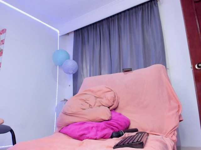 sweet-cinamon live cam on BongaCams