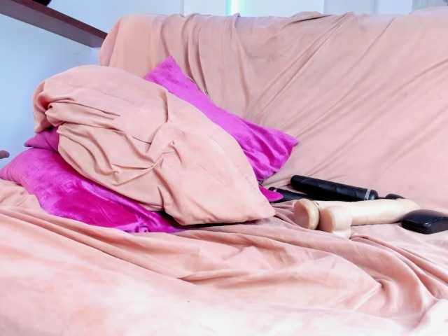 sweet-cinamon live cam on BongaCams