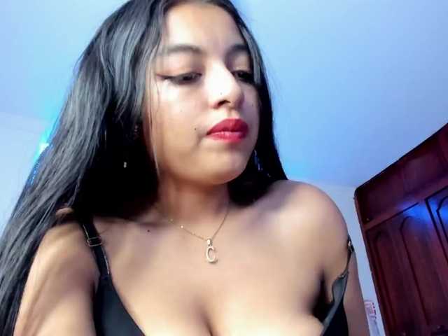 sweet-cinamon live cam on BongaCams