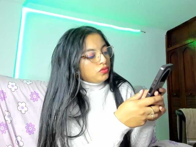 sweet-cinamon live cam on BongaCams