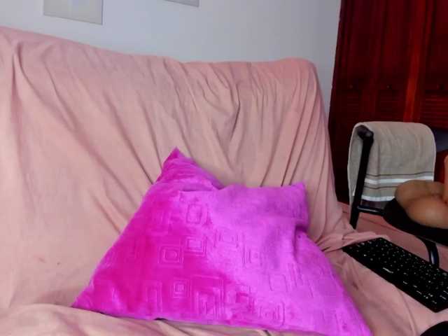 sweet-cinamon live cam on BongaCams