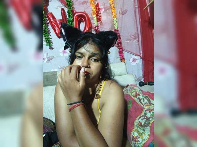 Kajal3355 live cam on BongaCams