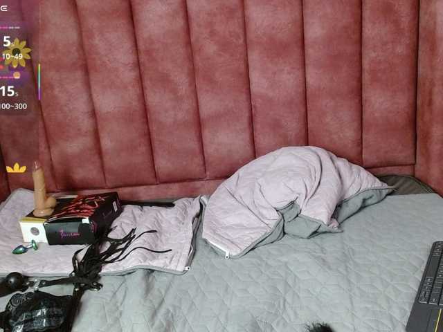 hilaryythompson's BongaCams show and profile