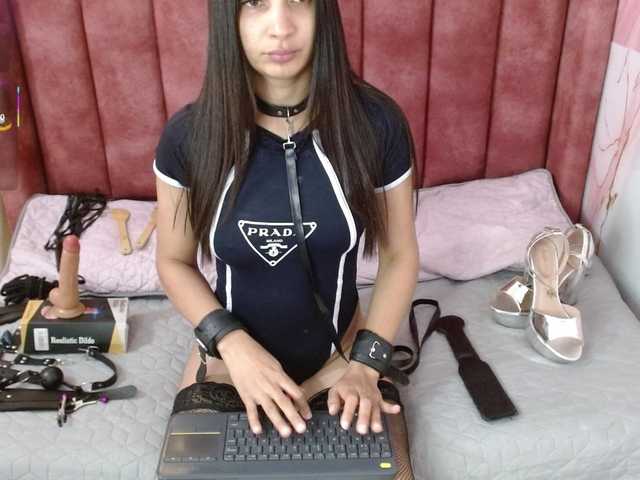 hilaryythompson live webcam show