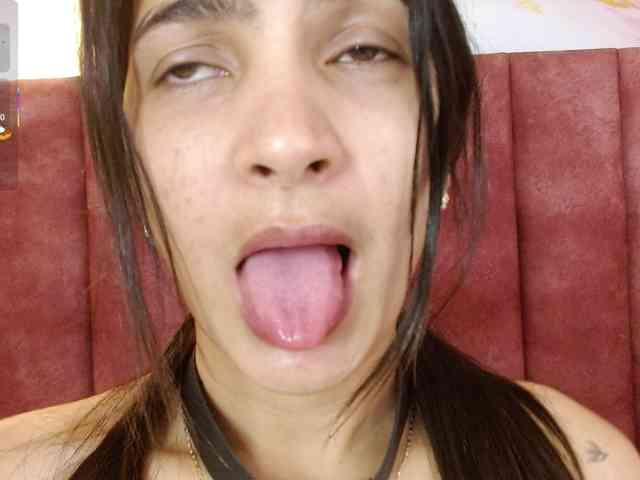 hilaryythompson webcam