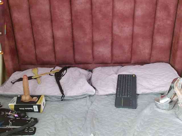 hilaryythompson webcam